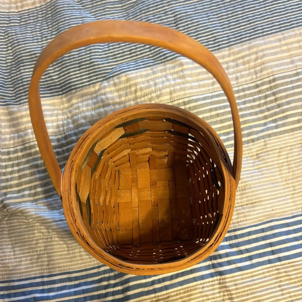 N/A wicker basket